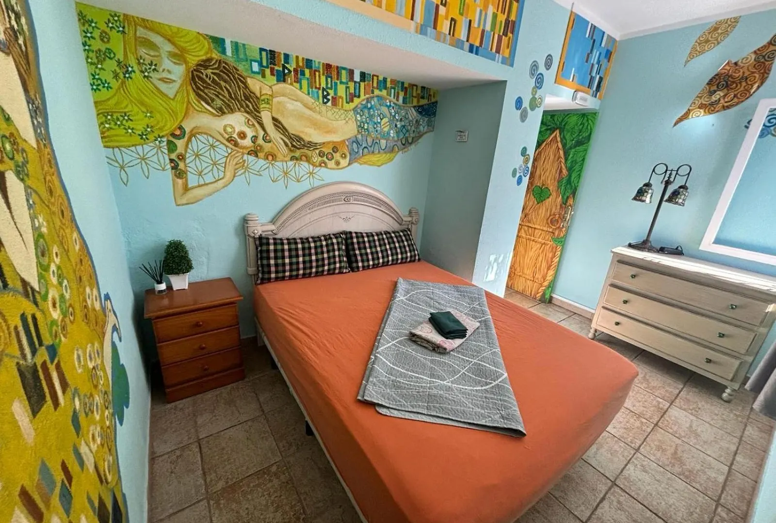 Hostel Los Duendes Del Sur Costa Del Silencio